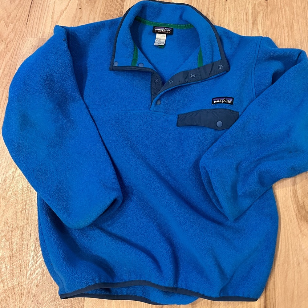 Fall 2014 Men’s Patagonia bright blue synchilla size S. Thick material.